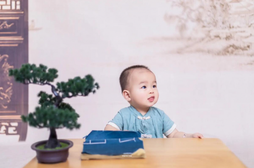 邓州宝宝喊肚子疼怎么回事